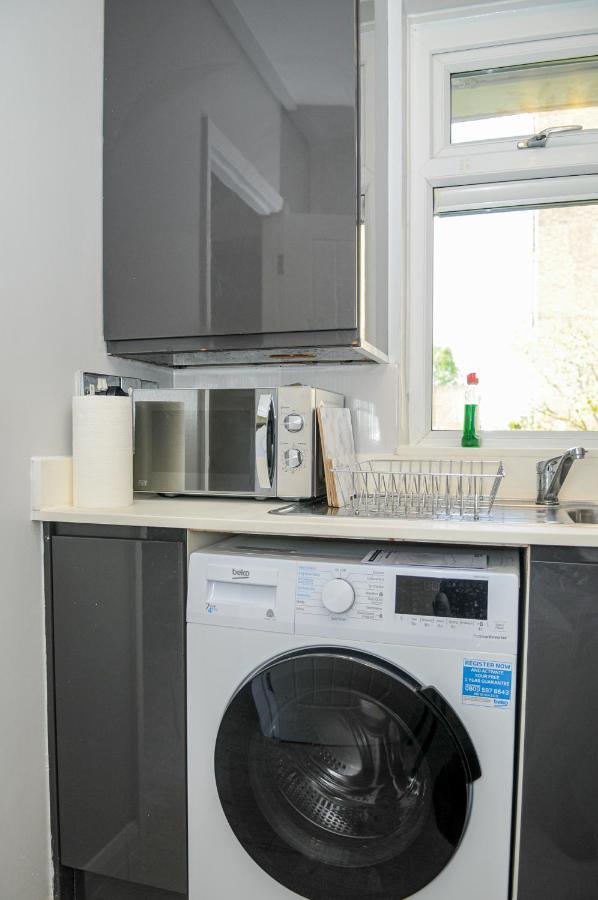 Greater London, 1 Bed London Flat, Parking, Nr Metro Stations, 15Mins To London Daire Dış mekan fotoğraf